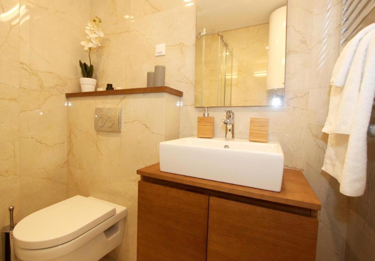 Apartment Sun City 2 Belgrado Esterno foto